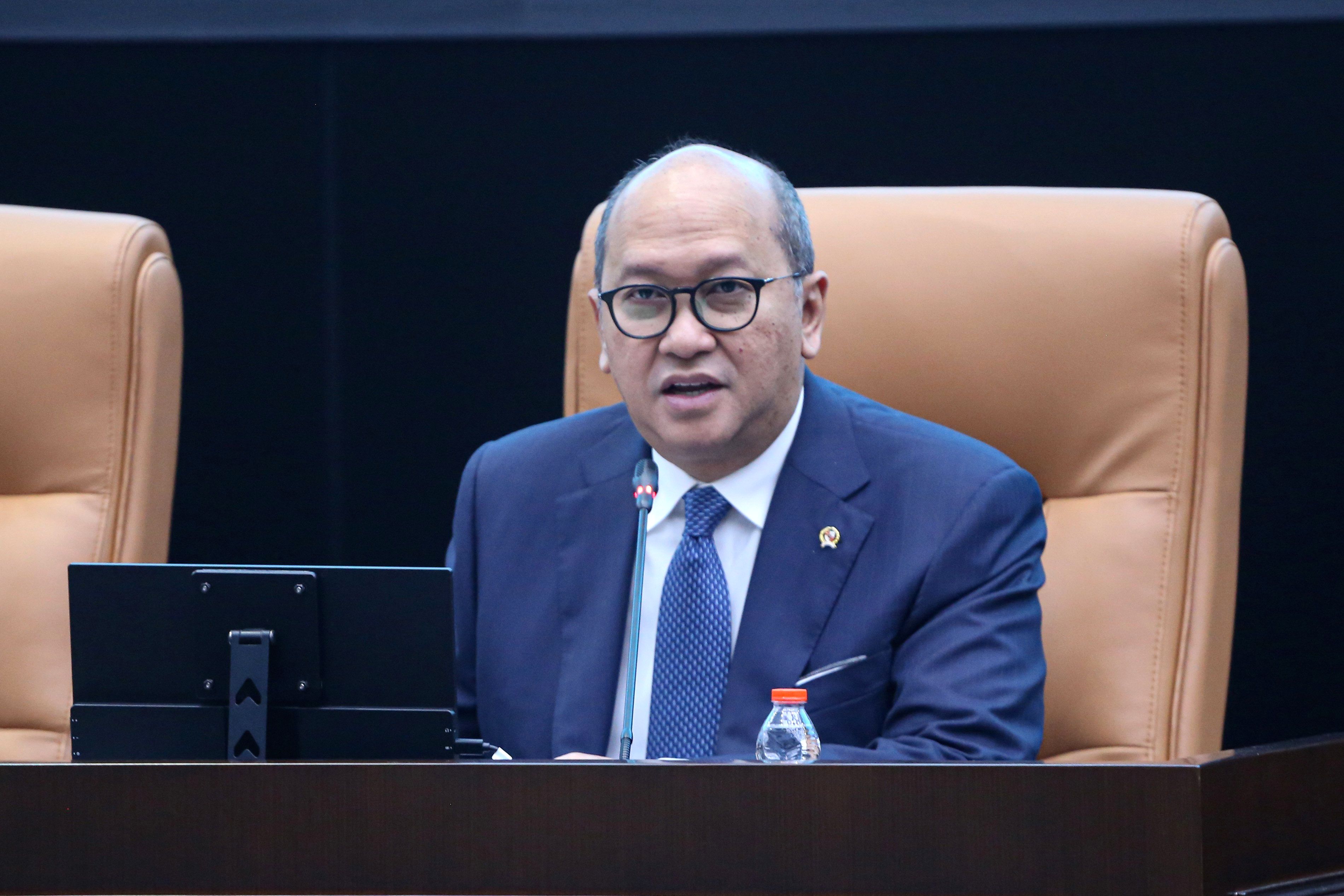 Gedung Menara Danareksa di Jakarta yang menjadi kantor sementara Pusat Finansial Internasional Indonesia.