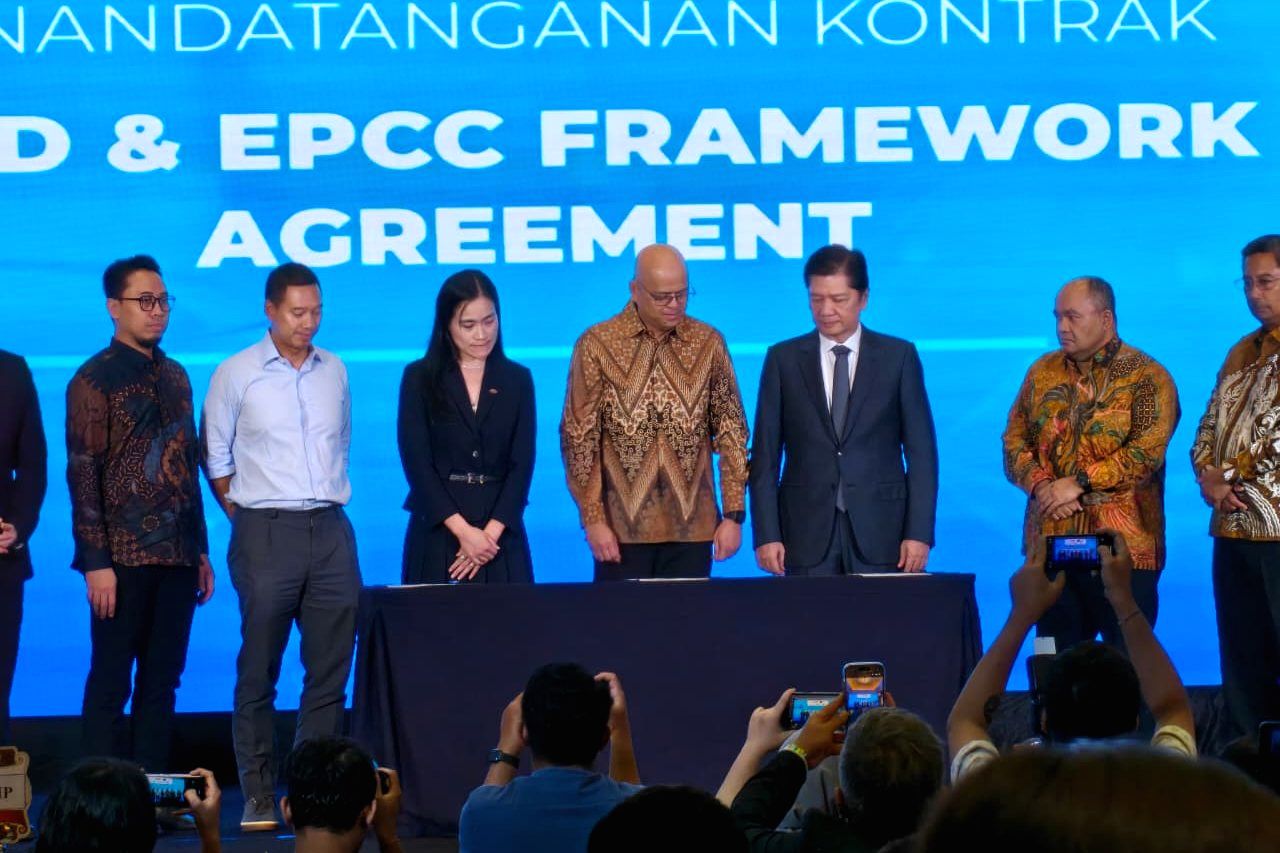 Penandatanganan kontrak proyek gasifikasi batu bara menjadi metanol oleh PT Bumi Etam Chemical di Jakarta.