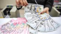 Tampilan layar grafik pergerakan nilai tukar mata uang Rupiah terhadap Dolar Amerika Serikat
