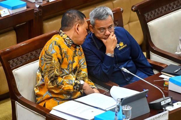 Wakil Menteri Keuangan Suahasil Nazara memaparkan laporan keuangan pemerintah dalam rapat kerja bersama Komisi XI DPR.