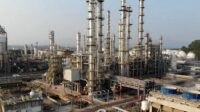 Logo Sembcorp dan Chandra Asri Pacific TPIA sebagai simbol kemitraan strategis sektor energi