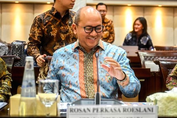 Rosan Roeslani saat memberikan keterangan terkait pelibatan Danantara dalam KSSK di Jakarta.