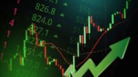 Grafik pergerakan Indeks Harga Saham Gabungan di layar monitor bursa efek