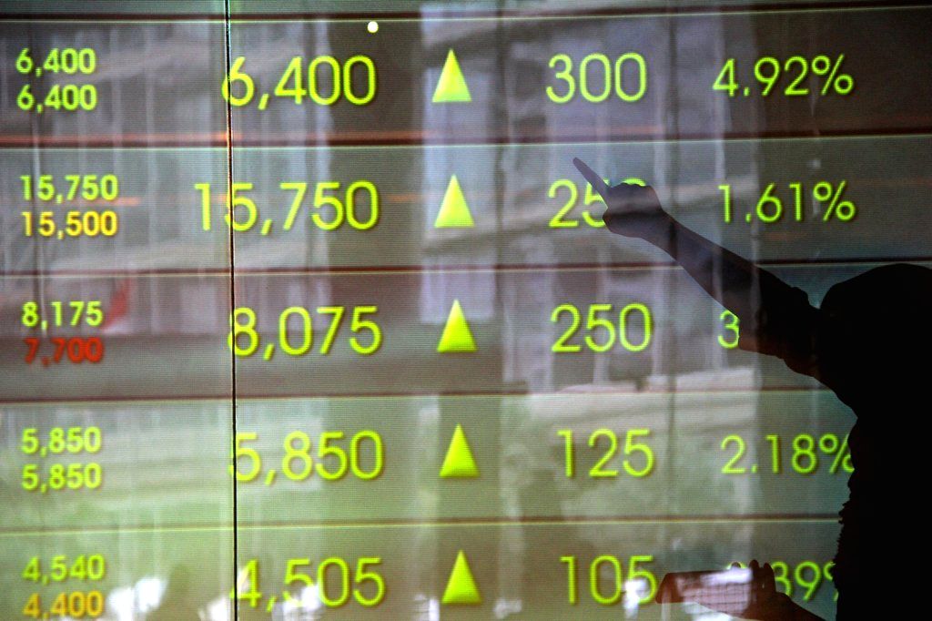 Grafik pergerakan Indeks Harga Saham Gabungan yang menguat ke level 6.351 di Bursa Efek Indonesia.
