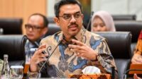 78eb7edea3360bf8eb1e1ea2e55b22d5.jpg Menteri UMKM Maman Abdurrahman saat memberikan penjelasan terkait pengembangan platform e-commerce khusus bagi pelaku usaha.