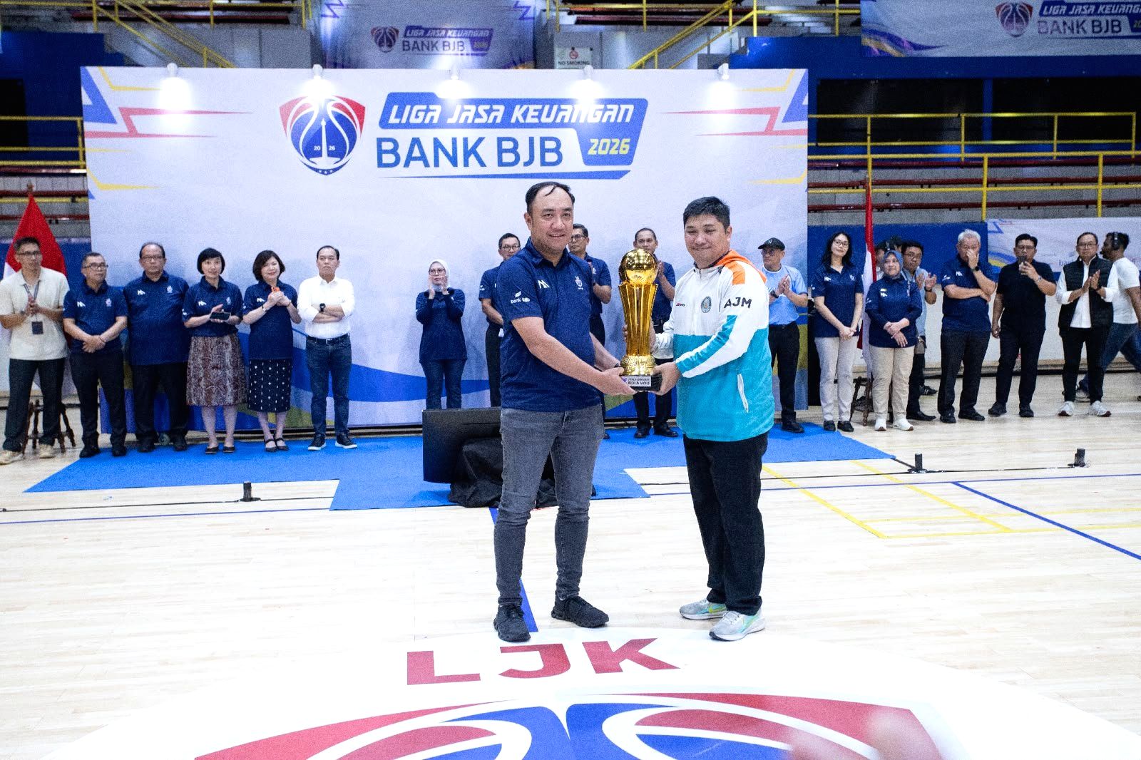 Perwakilan bank bjb dalam seremoni pembukaan Liga Jasa Keuangan 2026 di Jakarta