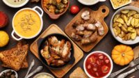 Ilustrasi berbagai pilihan menu makanan dalam paket promo spesial Hari Kemerdekaan Indonesia ke-81.
