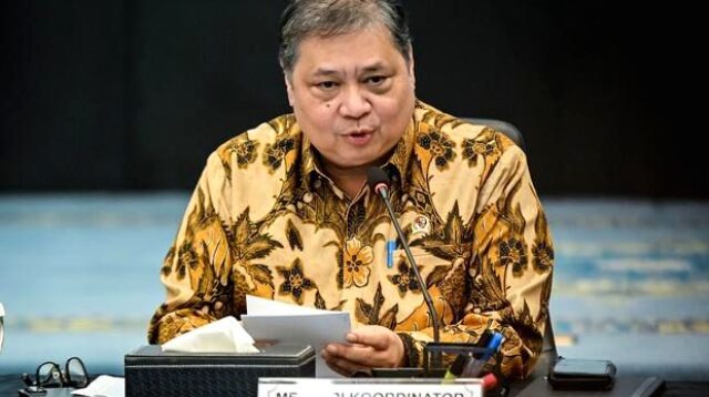 Menteri dan perwakilan mitra strategis Tiongkok saat penandatanganan nota kesepahaman pengembangan Kawasan Industri Wiraraja.