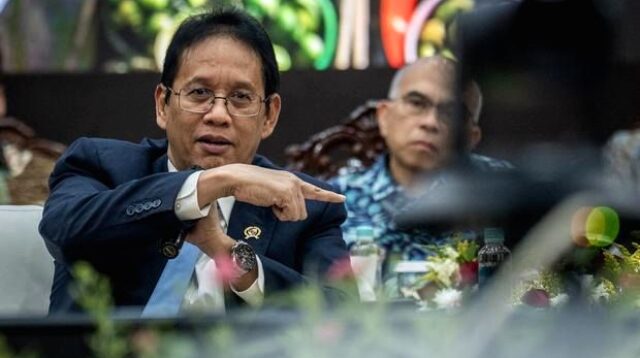 Menteri Keuangan Purbaya Yudhi Sadewa memberikan keterangan pers terkait dana transfer daerah di Jakarta.