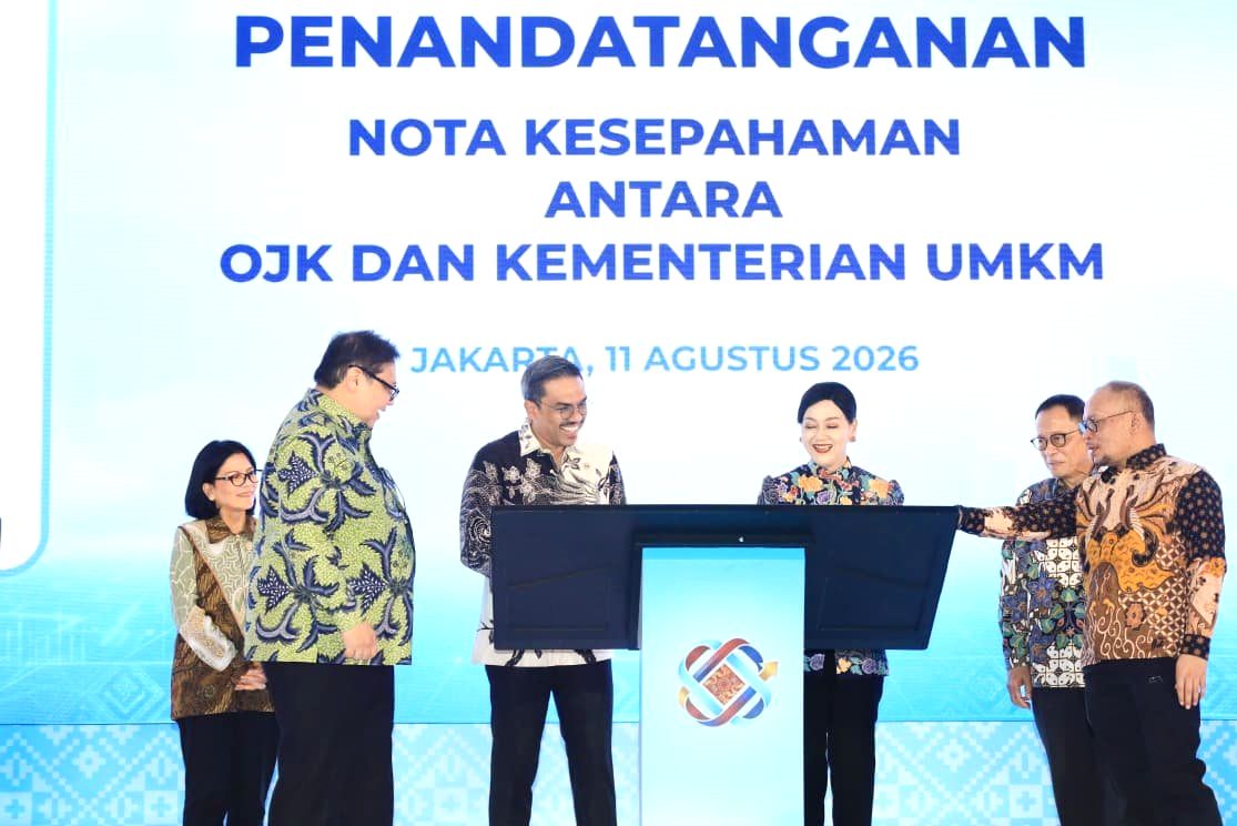 Ketua Dewan Komisioner OJK Friderica Widyasari Dewi saat memberikan keterangan terkait pembiayaan UMKM