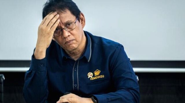 Menteri Keuangan Purbaya Yudhi Sadewa memberikan keterangan pers mengenai pelunasan utang Koperasi Merah Putih.
