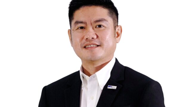 Direktur PT Astra International Tbk, Djap Tet Fa, saat menghadiri sebuah acara perusahaan.