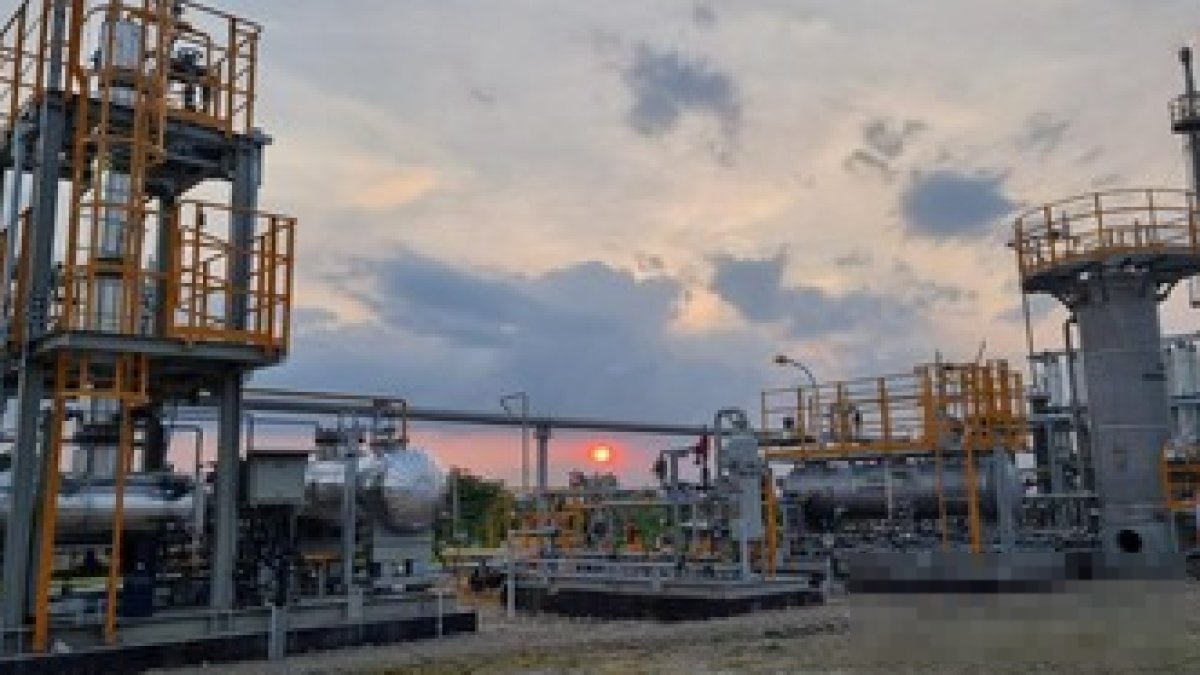 Harga Minyak Dunia Bergerak Tipis Usai Melonjak Akibat Gangguan Pasokan Global