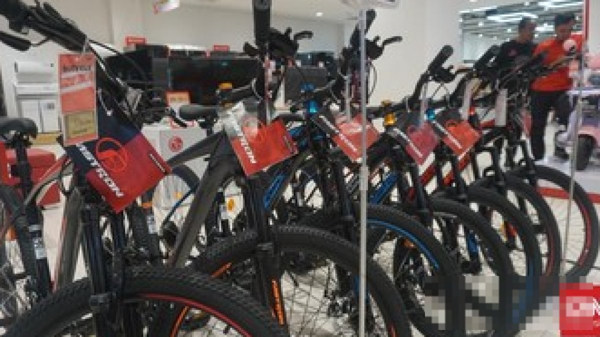 Promo sepeda diskon hingga 60 persen di Transmart Full Day Sale.