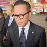 COO Danantara Indonesia, Dony Oskaria, memberikan keterangan terkait rencana pembelian saham BUMN di tengah pelemahan IHSG.